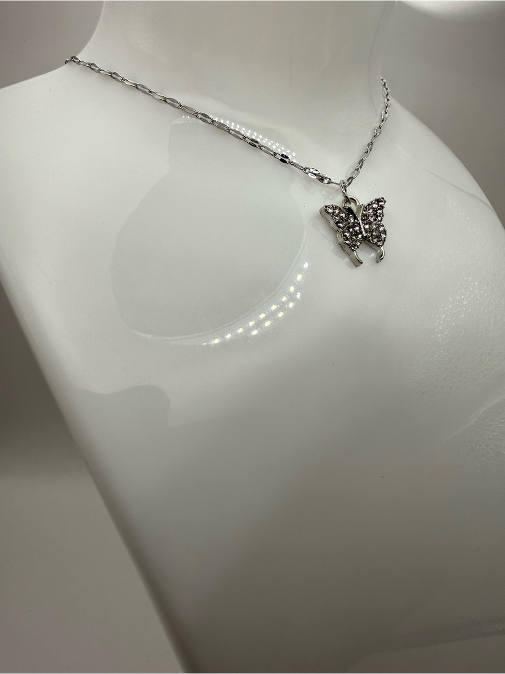 Women's Rhinestone Butterfly Pendant Necklace – Silver Tone Beautiful - Picture 3 of 5